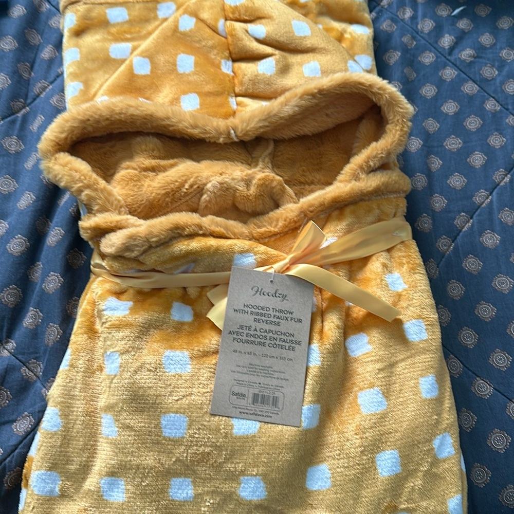 Hooded throw!